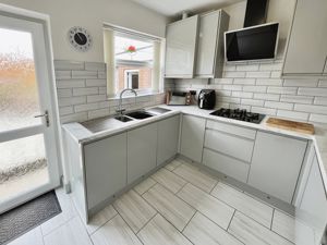 Kitchen- click for photo gallery